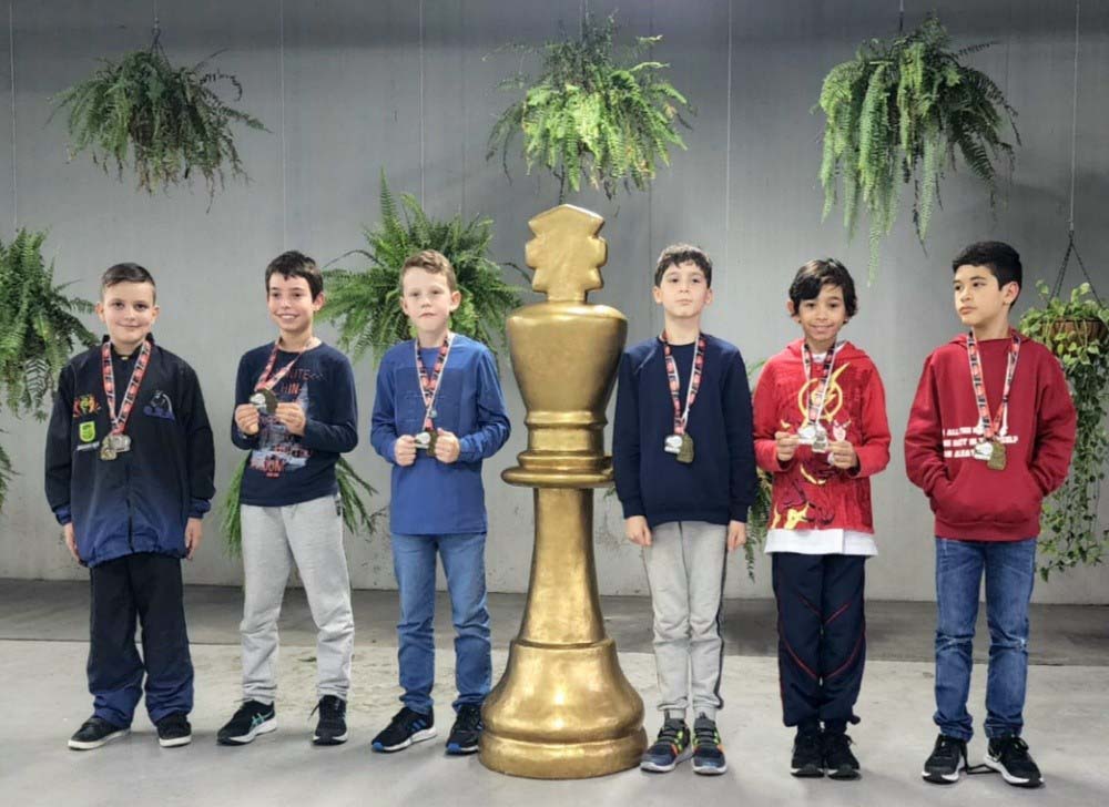 Atletas de Jaraguá do Sul somam pontos em competição internacional de xadrez  – Agência de Notícias Avante!