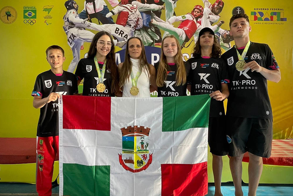 Sub-9 do Jaraguá Futsal/Apaif é vice-campeão mundial na Espanha – Agência  de Notícias Avante!